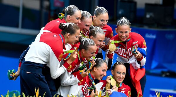 Синхронистки сборной России, завоевавшие золотые медали  на Олимпийских играх в Рио-де-Жанейро