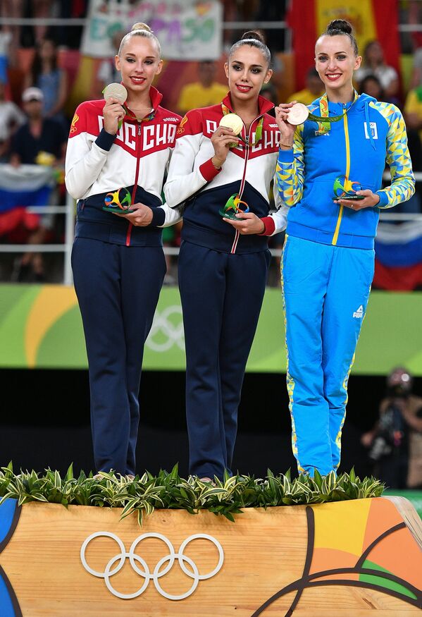 Яна Кудрявцева (Россия), Маргарита Мамун (Россия) и Анна Ризатдинова (Украина) (слева направо)