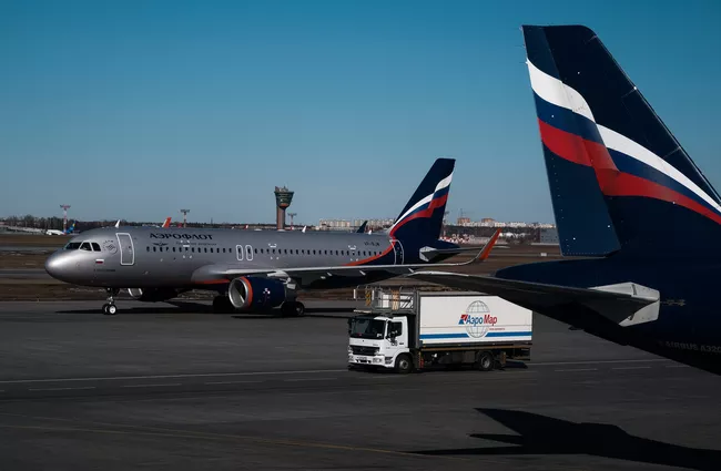 Самолет Airbus A320 Константин Паустовский авиакомпании Аэрофлот в аэропорту Шереметьево