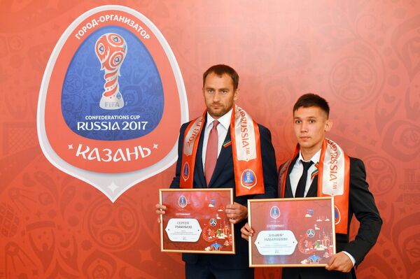 Игроки ФК Рубин Сергей Рыжиков (слева) и Эльмир Набиуллин