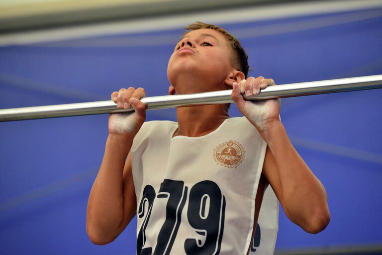 Подтягивание у мальчиков Подтягивание у мальчиков