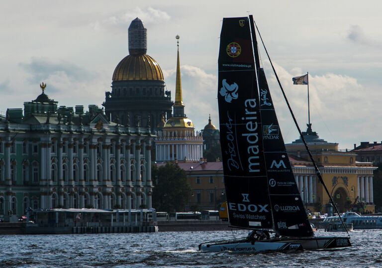 Парусная регата Extreme Sailing Series в Санкт-Петербурге