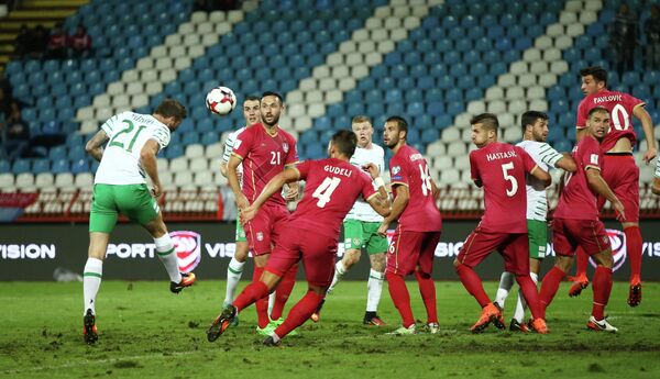 Игровой момент матча европейского отборочного турнира чемпионата мира 2018 года между сборными Сербии и Ирландии