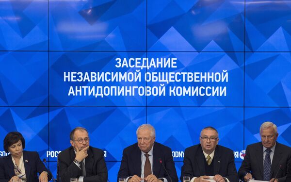 Ирина Роднина, Владимир Лисин, Виталий Смирнов, Леонид Мирошниченко, Вячеслав Колосков (слева направо)