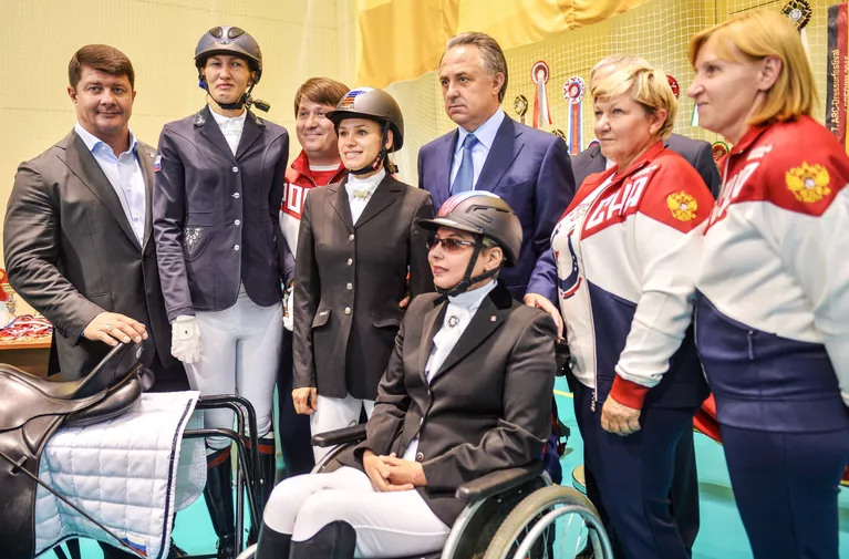Министр спорта РФ Виталий Мутко (в центре) Министр спорта РФ Виталий Мутко (в центре)