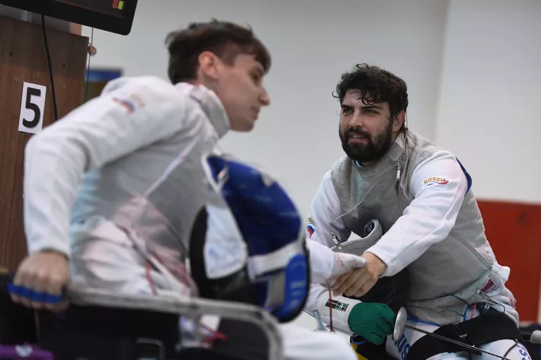 Спортсмен Роман Федяев (справа) Спортсмен Роман Федяев (справа)