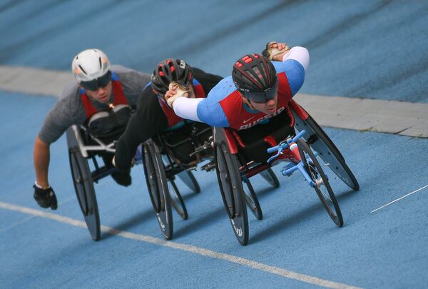 Всероссийские паралимпийские соревнования. Справа налево: Алексей Быченок, Александр Ганзей и Виталий Гриценко