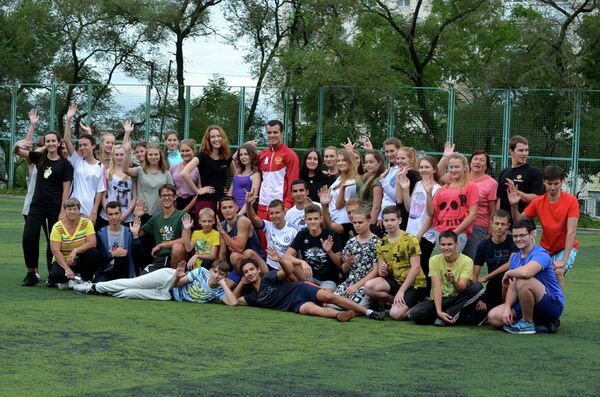 Школьники Владивостока с послом ГТО Приморского края