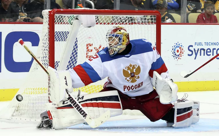 Вратарь сборной России Сергей Бобровский Вратарь сборной России Сергей Бобровский