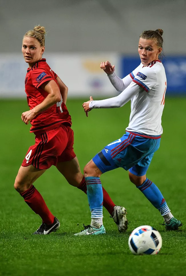 Екатерина Пантюхина (справа)