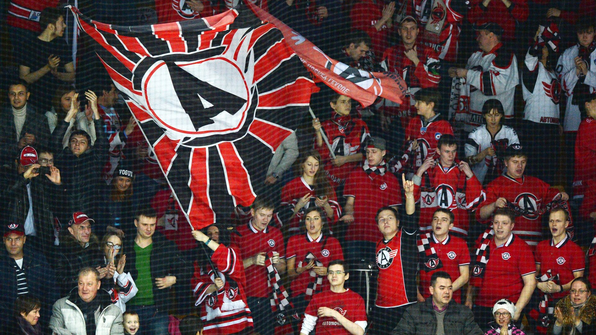 Болельщики Автомобилиста - РИА Новости, 1920, 08.04.2025