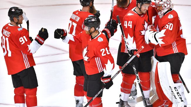 Хоккеисты сборной Канады