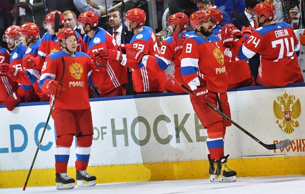 Хоккеисты сборной России Владимир Тарасенко и Александр Овечкин (слева направо)