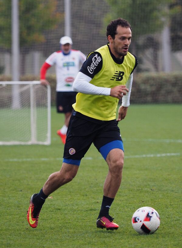 Нападающий сборной Коста-Рики Маркос Уренья во время тренировки