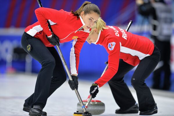 Игроки сборной России Анастасия Брызгалова и Мария Дуюнова