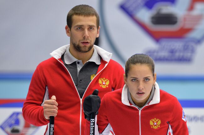 Игроки сборной России Александр Крушельницкий и Анастасия Брызгалова