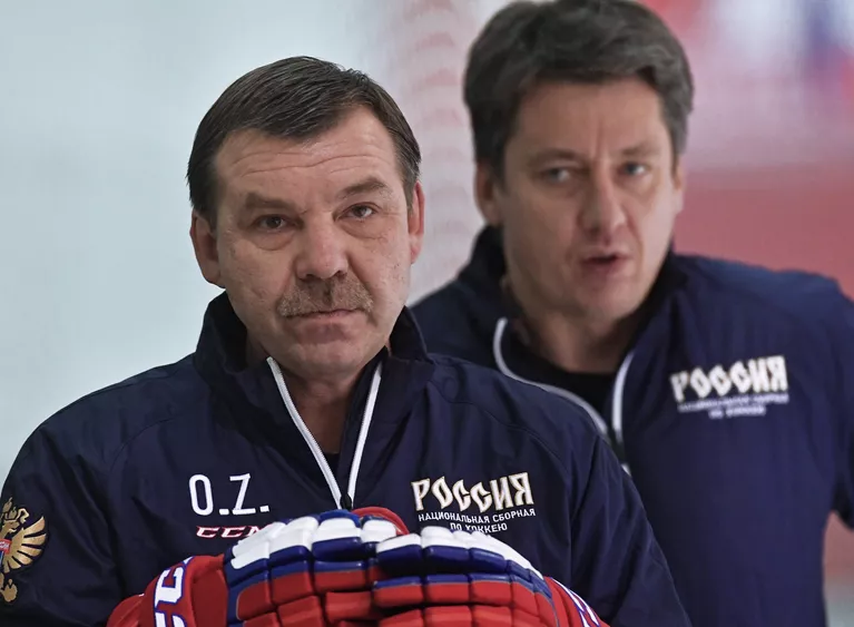 Главный тренер сборной России по хоккею Олег Знарок (слева) и тренер сборной России по хоккею Харийс Витолиньш Главный тренер сборной России по хоккею Олег Знарок (слева) и тренер сборной России по хоккею Харийс Витолиньш