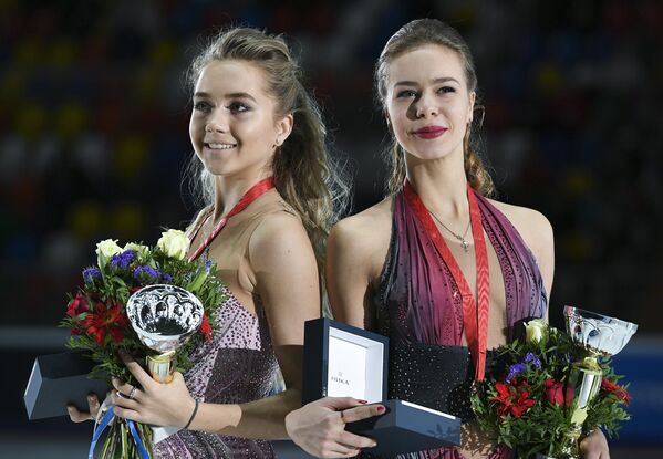 Елена Радионова (Россия) и Анна Погорилая (Россия) (слева направо)