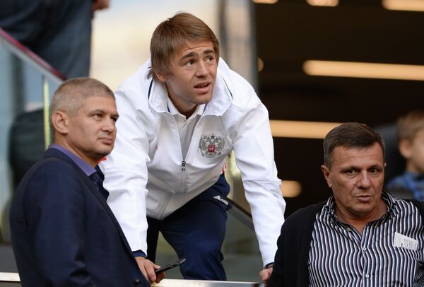 Нападающий сборной России Кирилл Панченко (в центре)