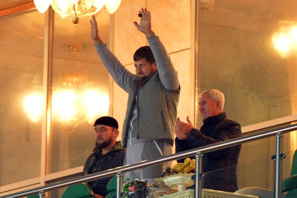 Глава Чеченской Республики Рамзан Кадыров (в центре)
