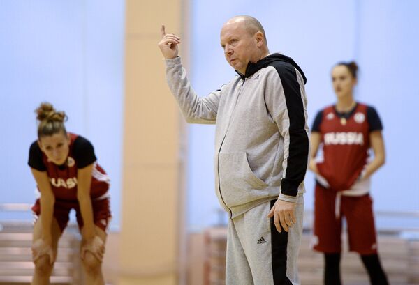 Главный тренер женской сборной России по баскетболу Александр Васин