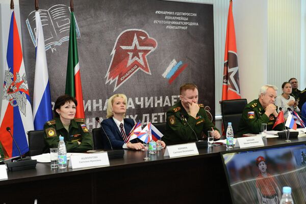 Николай Панков, Михаил Барышев, Светлана Хоркина и Светлана Ишмуратова (справа налево)