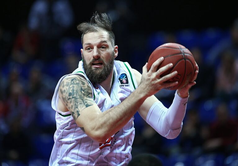 Центровой БК Юнион Олимпия Стеван Милошевич