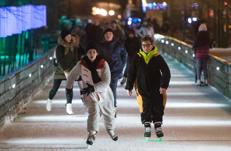 Открытие Стрит-катка в Парке Горького