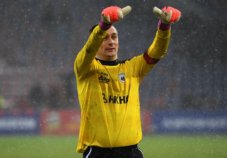 Вратарь Рубина Сергей Рыжиков Вратарь Рубина Сергей Рыжиков