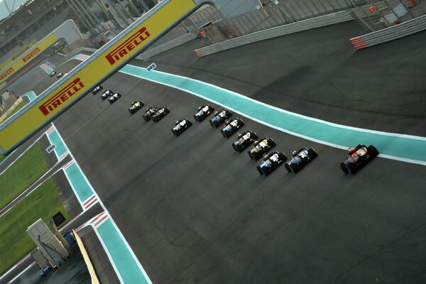 Пилоты Формулы-1 на дистанции Гран-при Абу-Даби