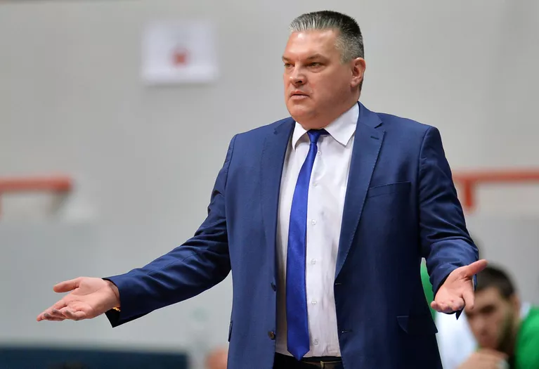 Главный тренер БК УНИКС Евгений Пашутин Главный тренер БК УНИКС Евгений Пашутин
