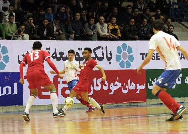 Игровой момент матча Россия - Иран