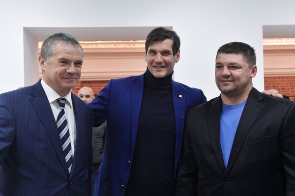 Андрей Коваленко, Алексей Яшин и заместитель председателя правления ПАО Газпром Александр Медведев (справа налево)