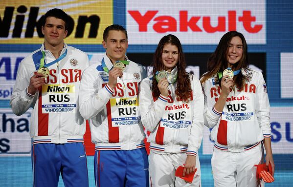 Сборная России по плаванию, победившая на ЧМ в смешанной эстафете 4 по 50 метров вольным стилем