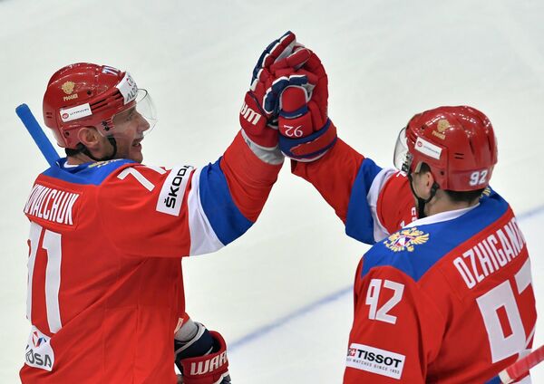 Игроки сборной России Илья Ковальчук (слева) и Игорь Ожиганов