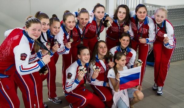 Ватерполистки сборной России (игроки не старше 18 лет)