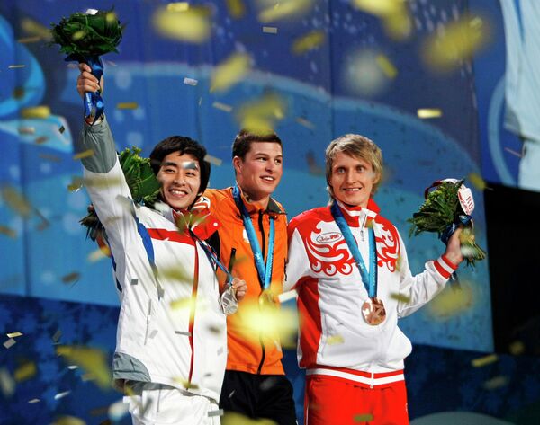Призеры Олимпийских игр 2010 года Ли Сын Хун, Свен Крамер и Иван Скобрев(слева направо)