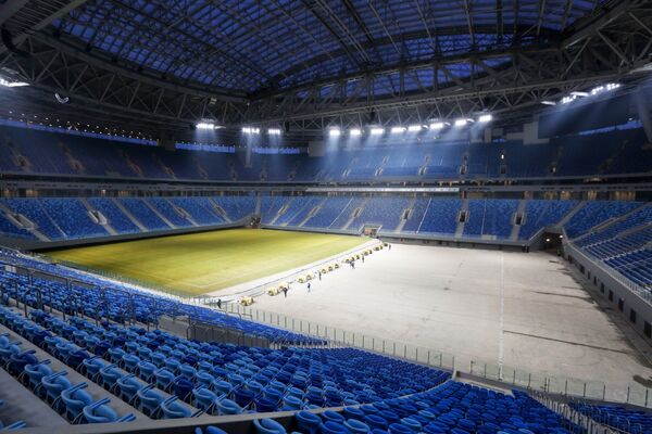 Выдвижное поле стадиона Зенит-Арена в Санкт-Петербурге