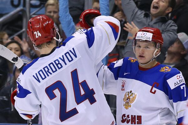 Нападающие сборной России Михаил Воробьёв (слева) и Кирилл Капризов