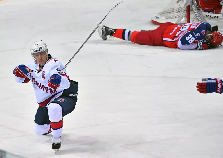 Форвард СКА Никита Гусев Форвард СКА Никита Гусев