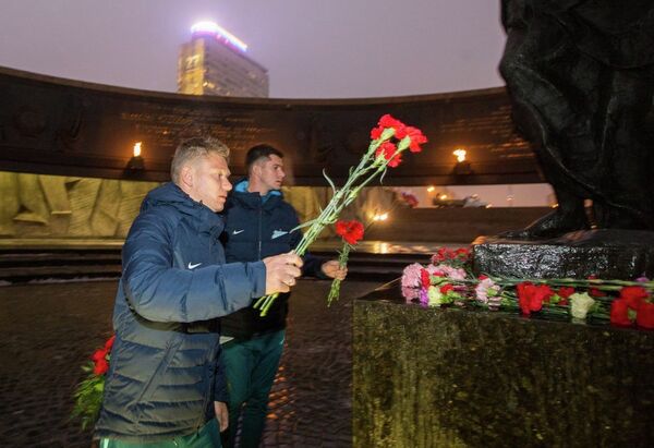 Футболисты Зенита почтили память жертв блокады Ленинграда