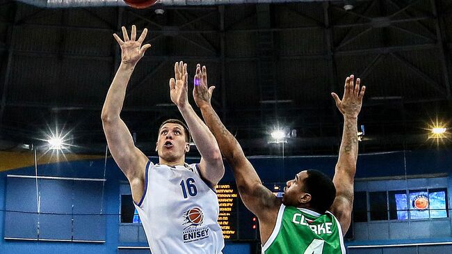 Игровой момент матча Единой лиги ВТБ Енисей - УНИКС
