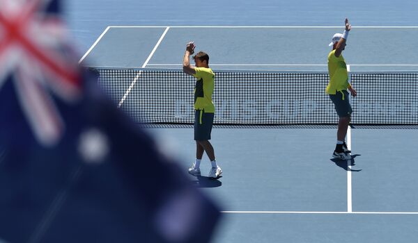 Австралийские теннисисты Сэм Грот (справа) и Джон Пирс