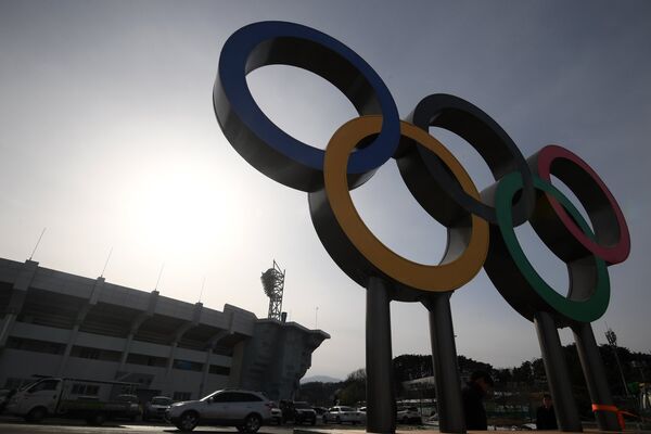 Олимпийские кольца в Олимпийском парке в Пхенчхане