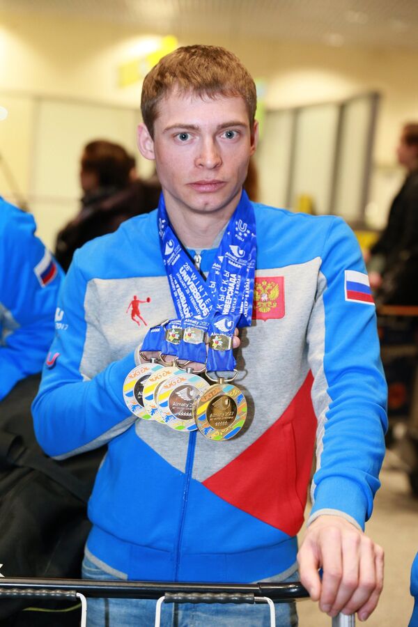 Призер соревнований по лыжным гонкам Валерий Гонтарь (золотая медаль)