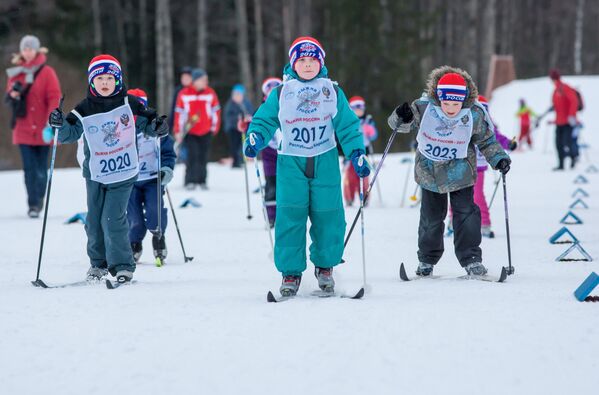 Юные участники всероссийской массовой лыжной гонки Лыжня России - 2017