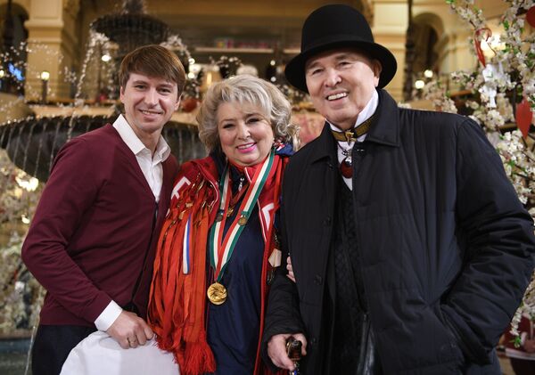 Алексей Ягудин, Татьяна Тарасова и Вячеслав Зайцев (слева направо)