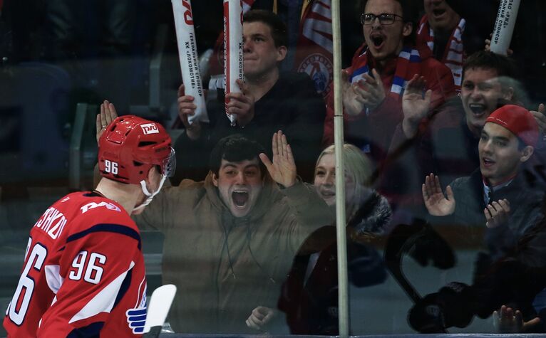 Нападающий ХК Локомотив Егор Коршков