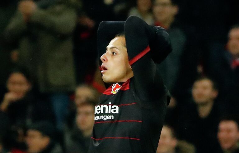 Нападающий Байера Хавьер Эрнандес