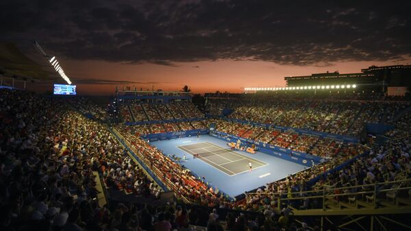 Вид на теннисный корт на турнире в Акапулько